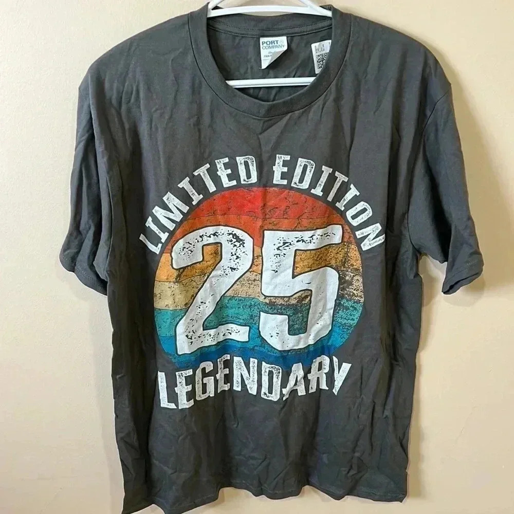 NWT  tshirt​